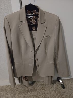 NWT Tahari (Arthur S.L) Tan Beige 3 Piece Blazer, Skirt And Top - Suit Set